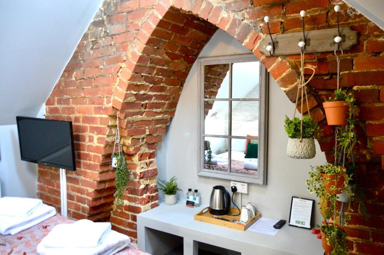 The Nest Hotel & Restaurant Petersfield Dış mekan fotoğraf